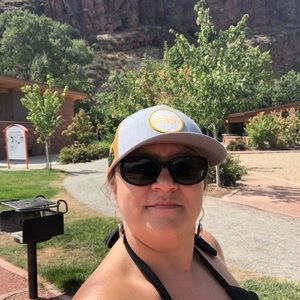 Meet your Posher, Angela